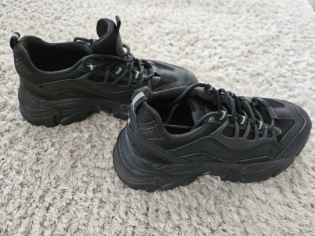 Chaussures femmes: Sneaker Grösse 38 – D'occasion à Rümlang par surfer07 2
