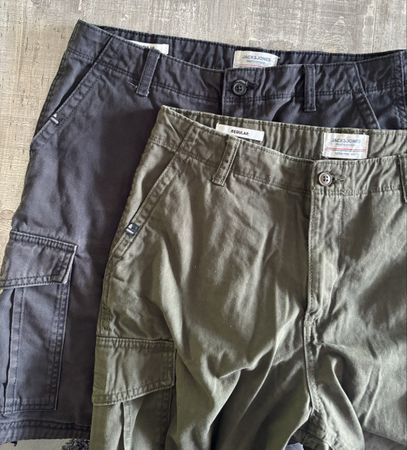 2x kurze Hosen von Jack & Jones, Grösse S, Regular