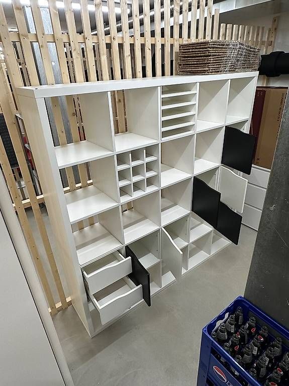 Ikea Regale: Ikea Kallax 182x182, inkl. diverse Einsätze – Gebraucht aus Kriens von albxn 1