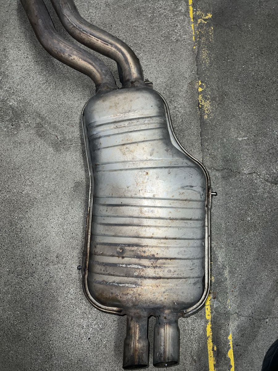 BMW Auspuffanlagen: Endschalldämpfer Original Auspuff BMW e46 – Gebraucht aus Wolfhausen von metalgear99 4