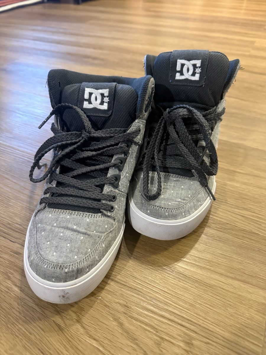 Scarpe da donna: DC Damenschuhe Gr. 40.5 Grau/Weiss – Usato da Widnau venduto da sae_6kf6 1