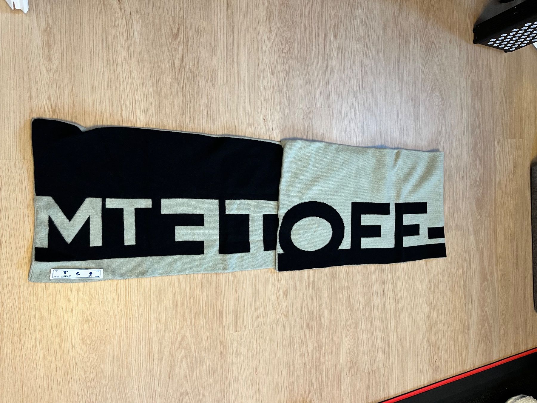 Off-White Foulards, Tücher & Schals: Off-White Wollschal, neuwertig, ideales Winteraccessoire – Neu (gemäss Beschreibung) aus Frenkendorf von klourenco