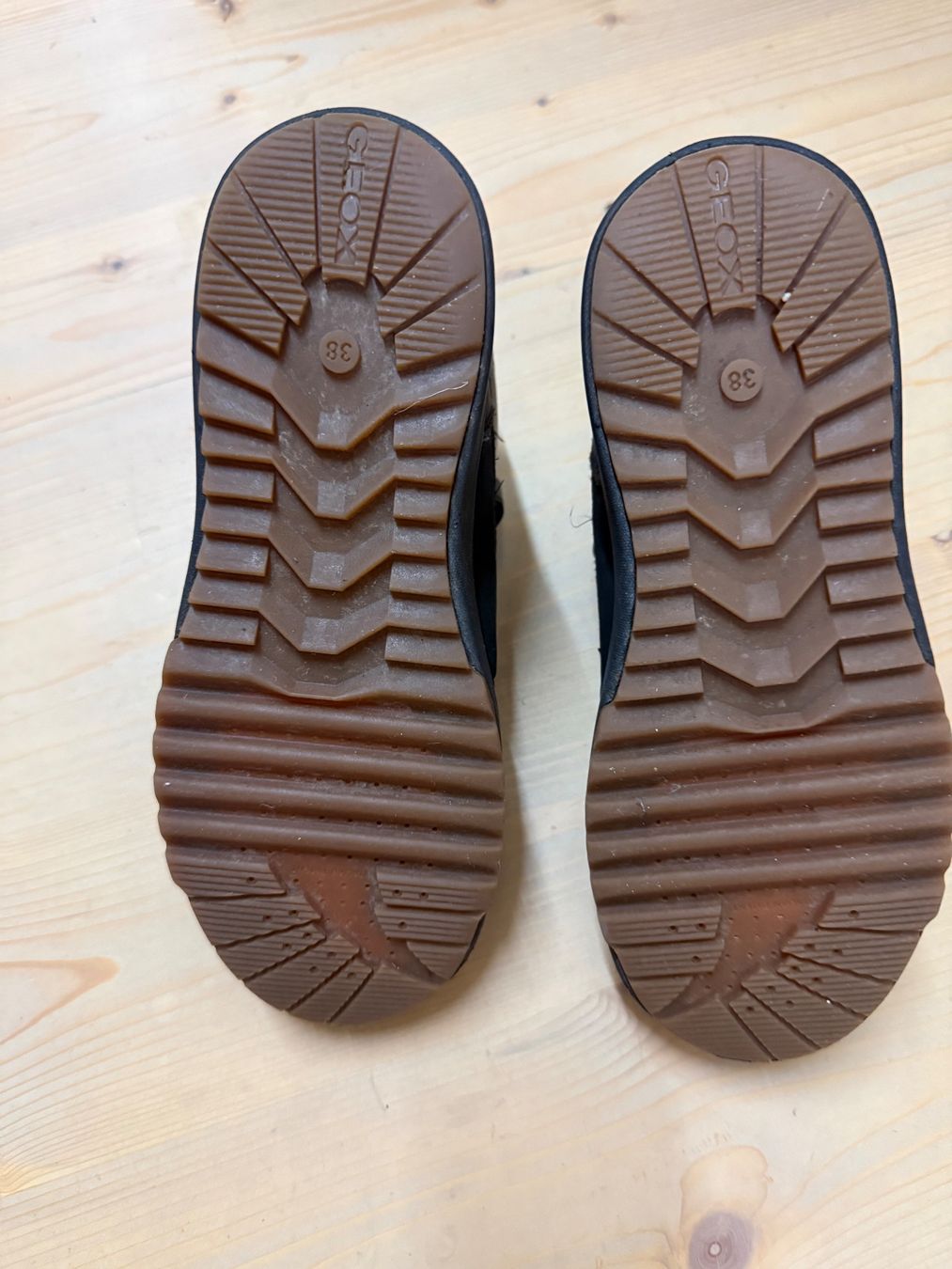 Scarpe per ragazzi: Boots/ Sneaker/ Herbstschuhe – Usato da Brittnau venduto da Malwe 3