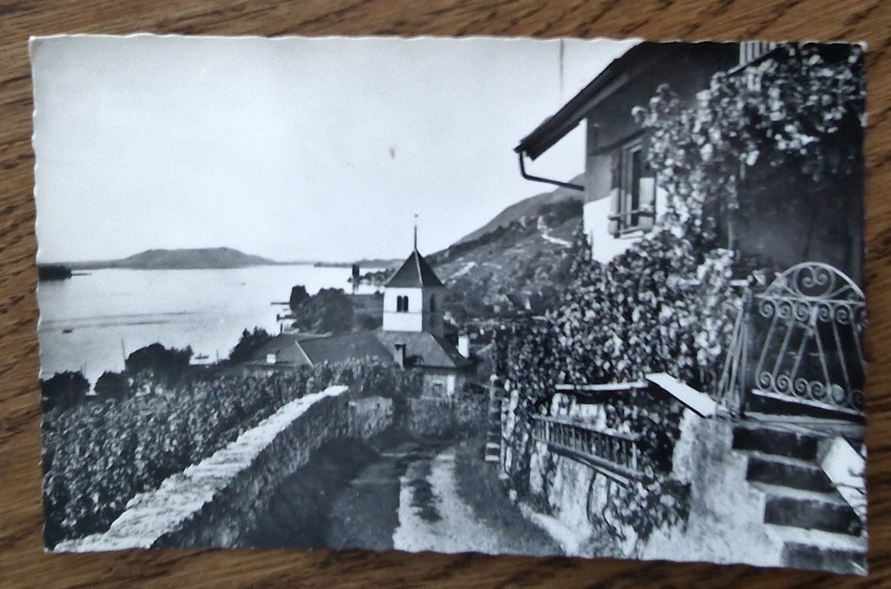 Cartoline postali: Twann – Usato da Ebikon venduto da Donar50