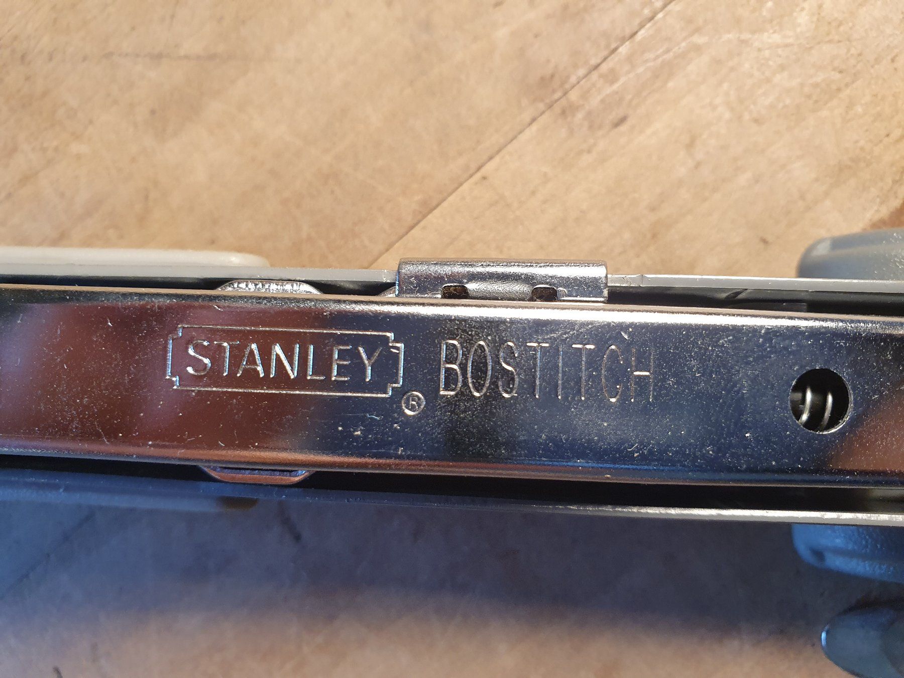 Stanley Tutti gli attrezzi: Stanley Bostitch grau – Usato da Zürich venduto da loosebone 3