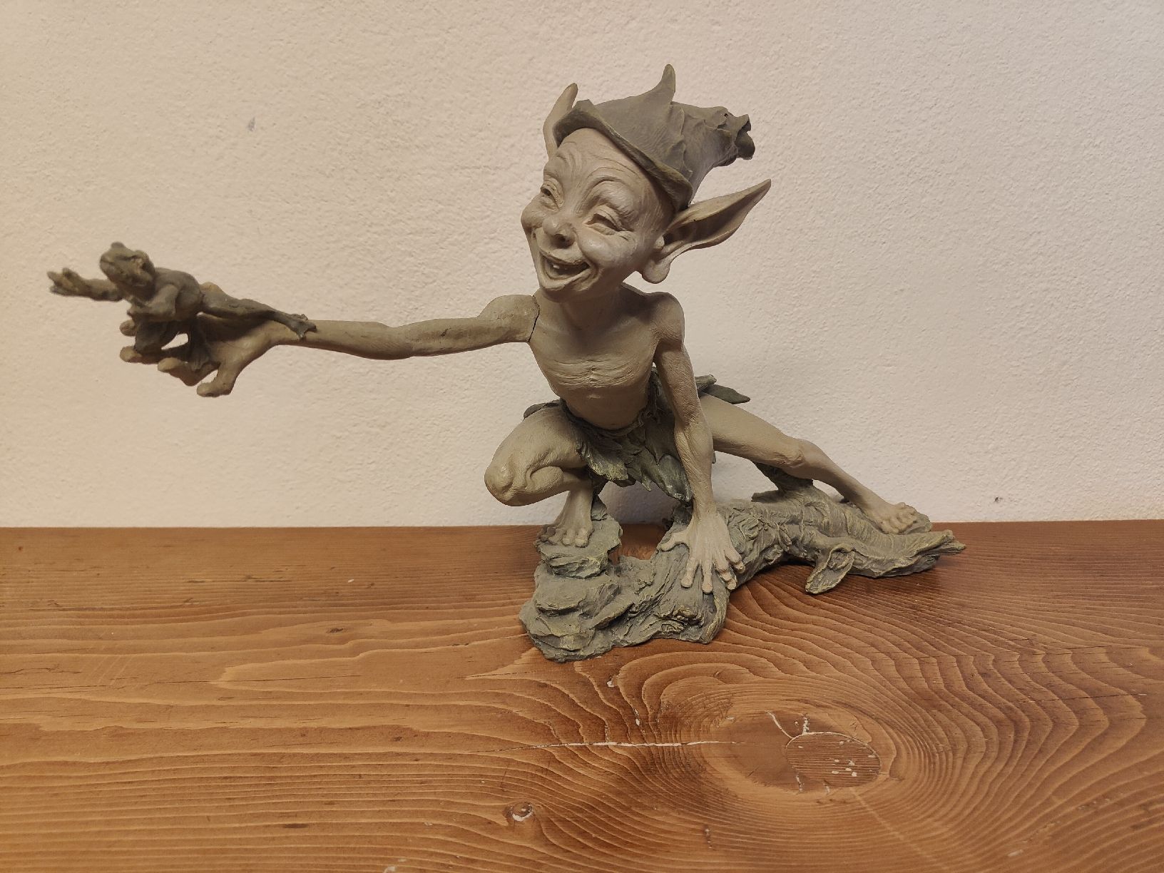 Statuette: Design Toscano CL52463 Stretch Garden Pixie Sculpture – Usato da Bauma venduto da ObrMar 2