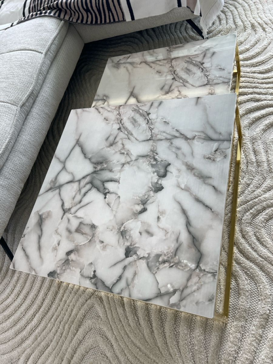 Tische: Marmor-Look Couchtisch mit Goldrahmen – Gebraucht aus Richterswil von ang_2vks 1