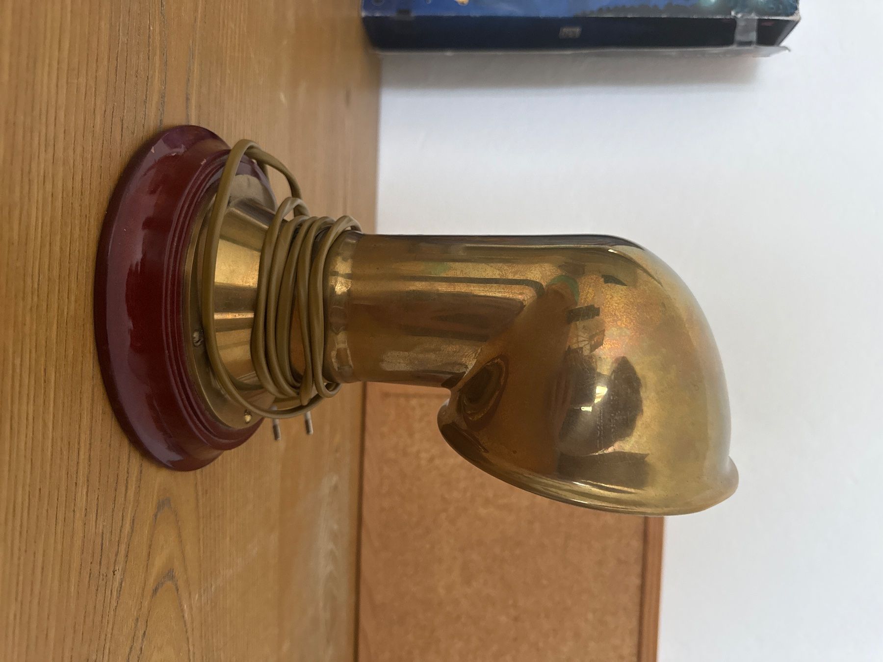 Lampade: Vintage Lamp With Wooden Base – Usato da Cevio venduto da BiadiciT 2