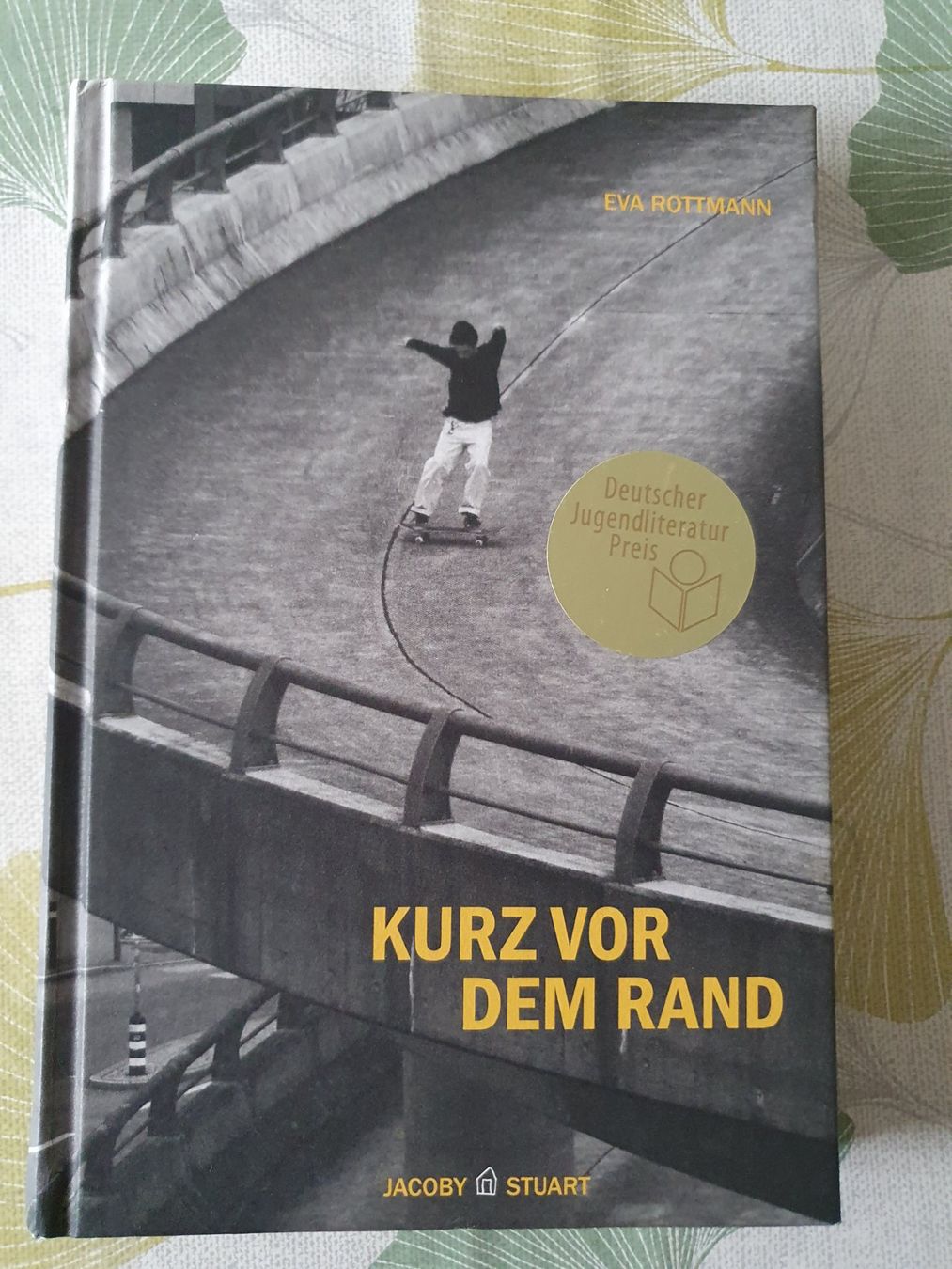 Bücher: Kurz vor dem Rand Buch – Gebraucht aus Winterthur von Natascha_1994