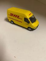 Mercedes Sprinter mit der Aufschrift DHL, Hersteller Schuco