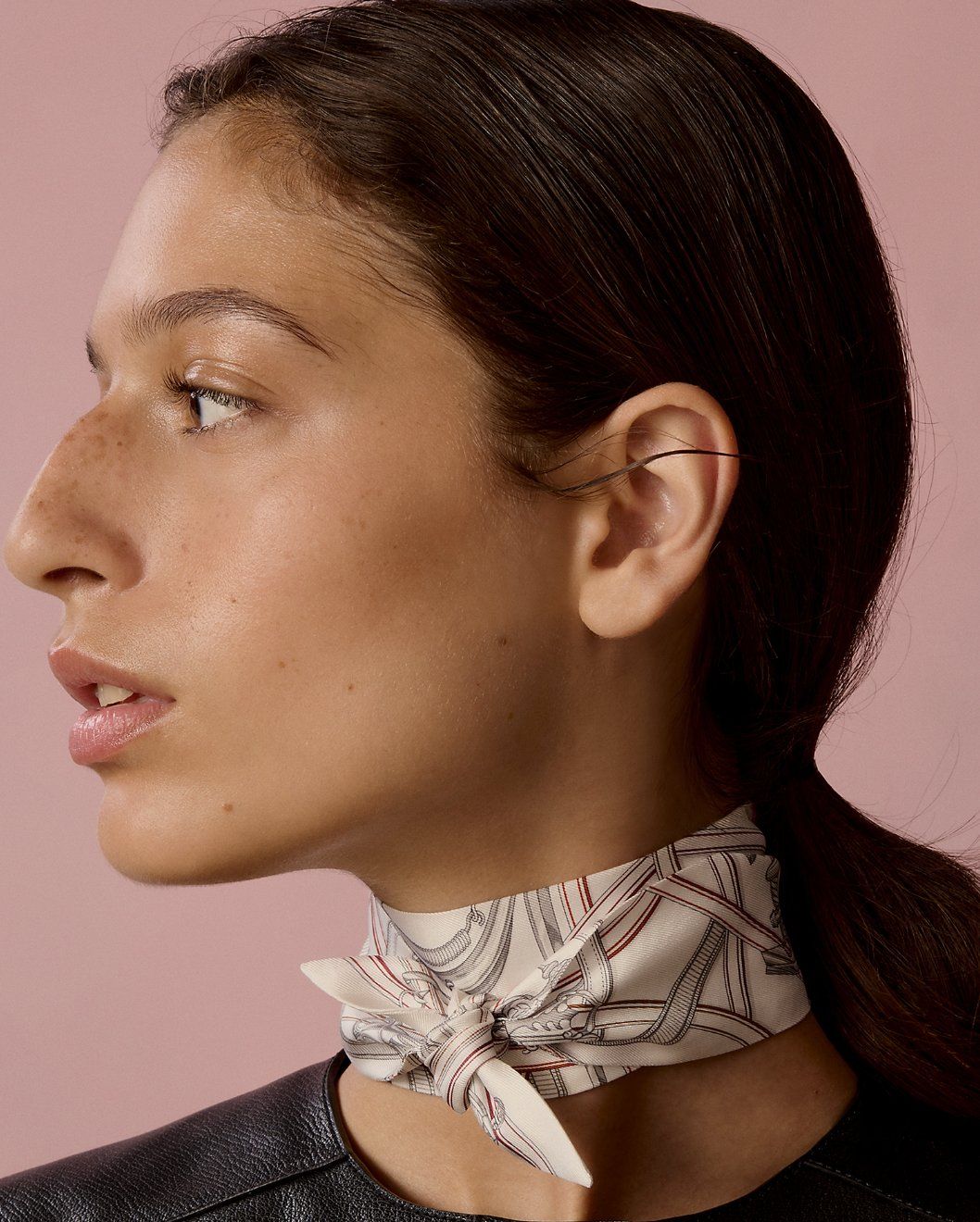 Hermès Foulards & écharpes: Twilly von Hermes – Neuf (Voir description) à Meilen par cle_vj8t