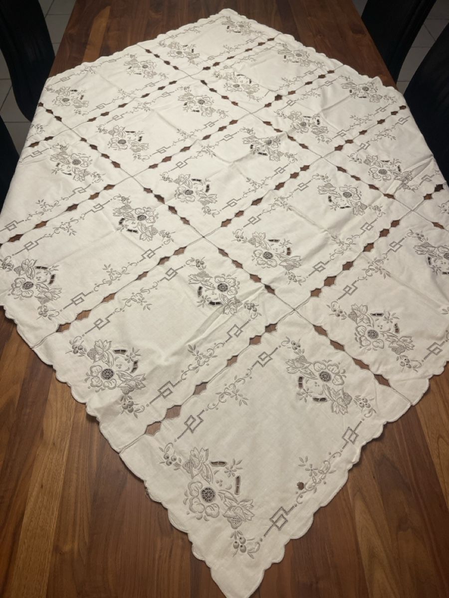 Altra biancheria da tavola: Wunderschöne Tischdecke, Beige – Usato da Adliswil venduto da JadrankaR