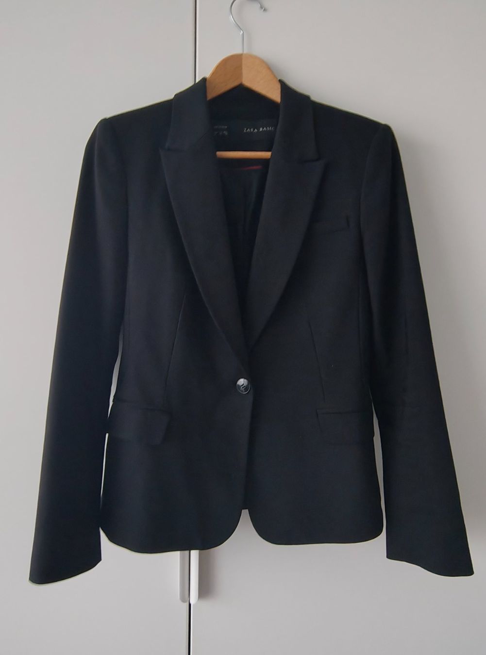 Zara Giacche: Schwarzer Blazer von Zara gr.M – Usato da Winterthur venduto da Husakeva