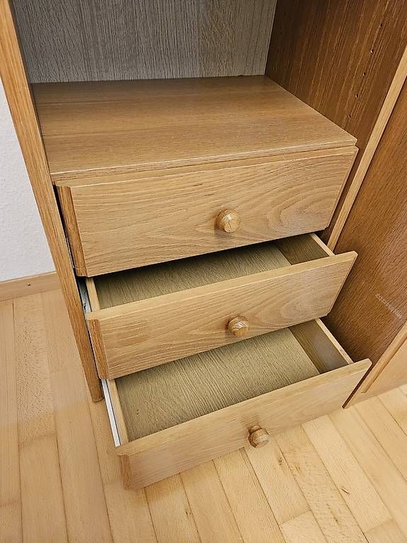 Cassettiere: Kommode / Nachttisch Kinderzimmer Holzoptik – Usato da Neuenkirch venduto da Unicorn3759 1