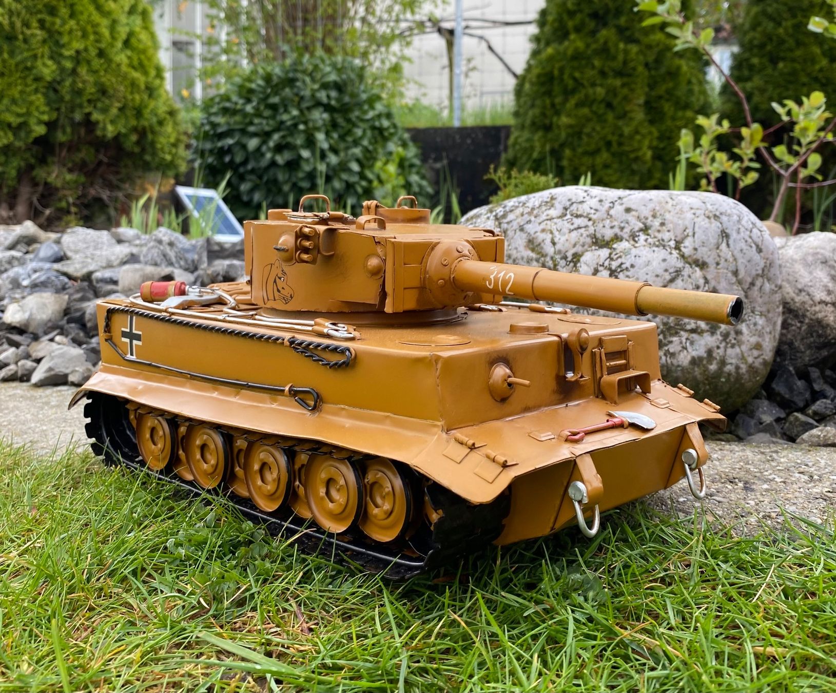 Kit di modellismo & Modellini statici: Panzer Tiger VI aus Blech – Nuovo (secondo la descrizione) da Langendorf venduto da Blechfahrzeuge 1