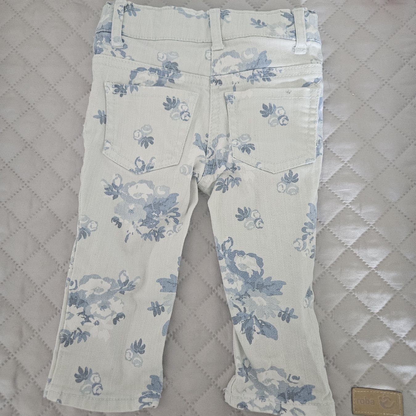 Pantaloni: Jeans, Gr. 74, hellblau mit Blumenmuster – Nuovo (secondo la descrizione) da Herrliberg venduto da daki0017 1