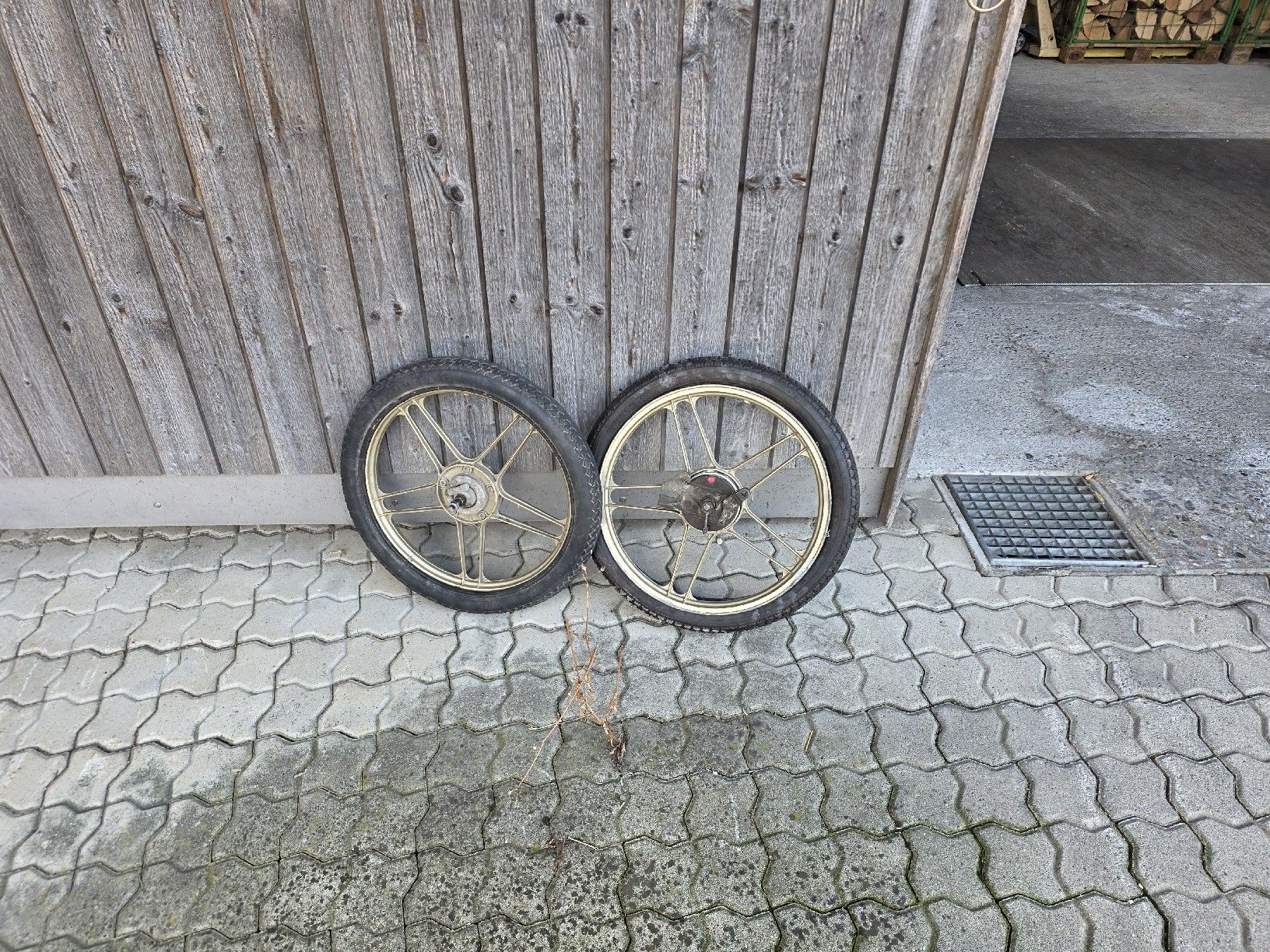 Puch Pneus & Kompletträder: puch Sternfelgen Radsatz – Gebraucht aus Adlikon b.Regensdf von Gwerd96 1