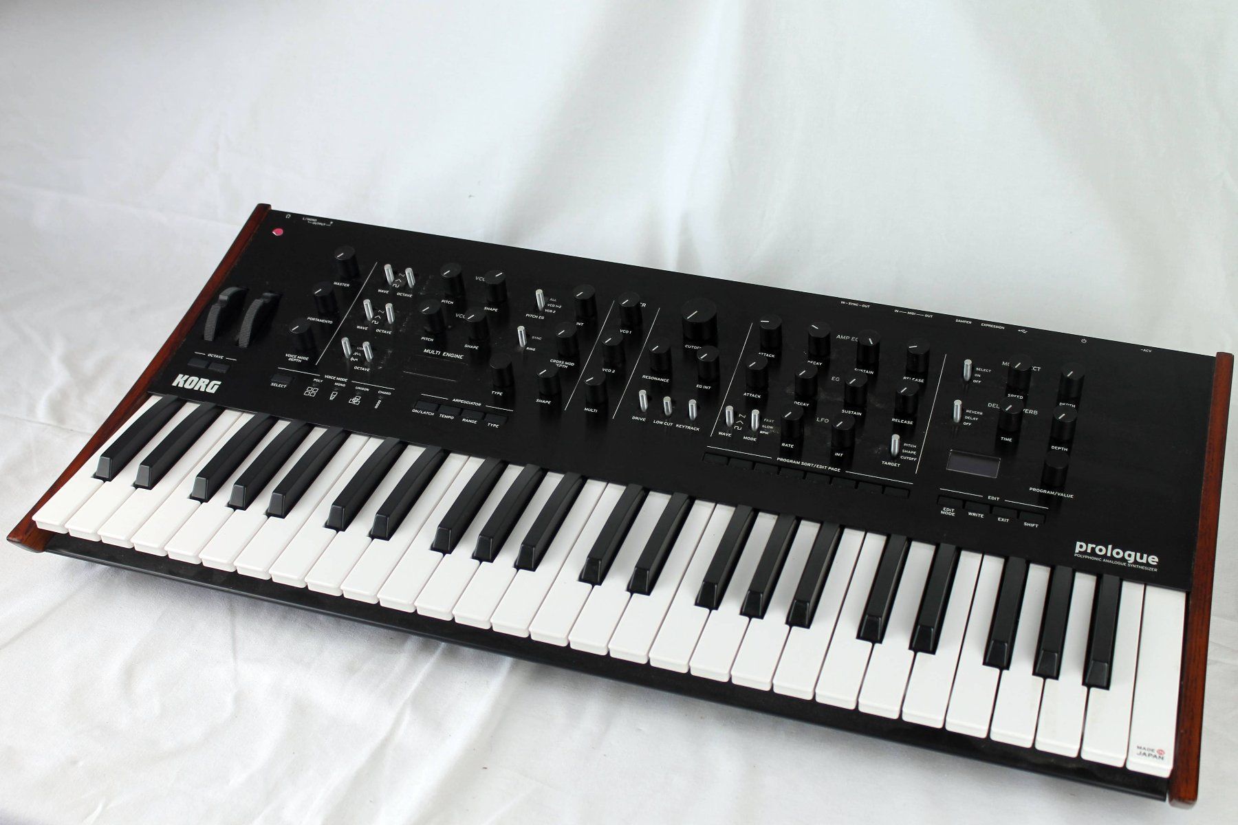 Korg Instruments de musique: Korg Prologue-8 Synthesizer – D'occasion à Reinach BL par bk_brockireinach