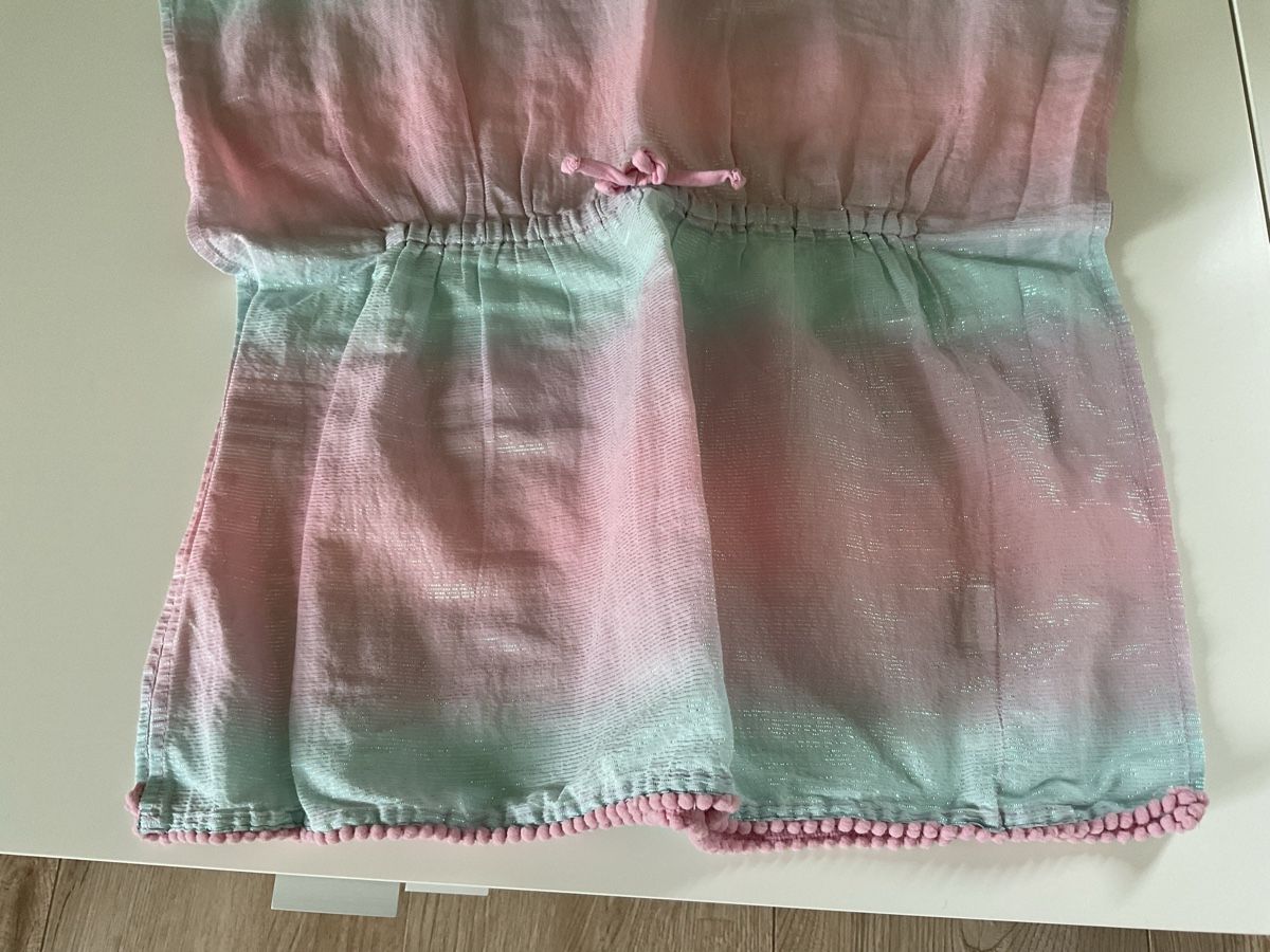Blouses, T-shirts & Tops: Hübsche Regenbogen Bluse  Gr. 122 – Neuf (Voir description) à Pfäffikon ZH par Ben0707 2