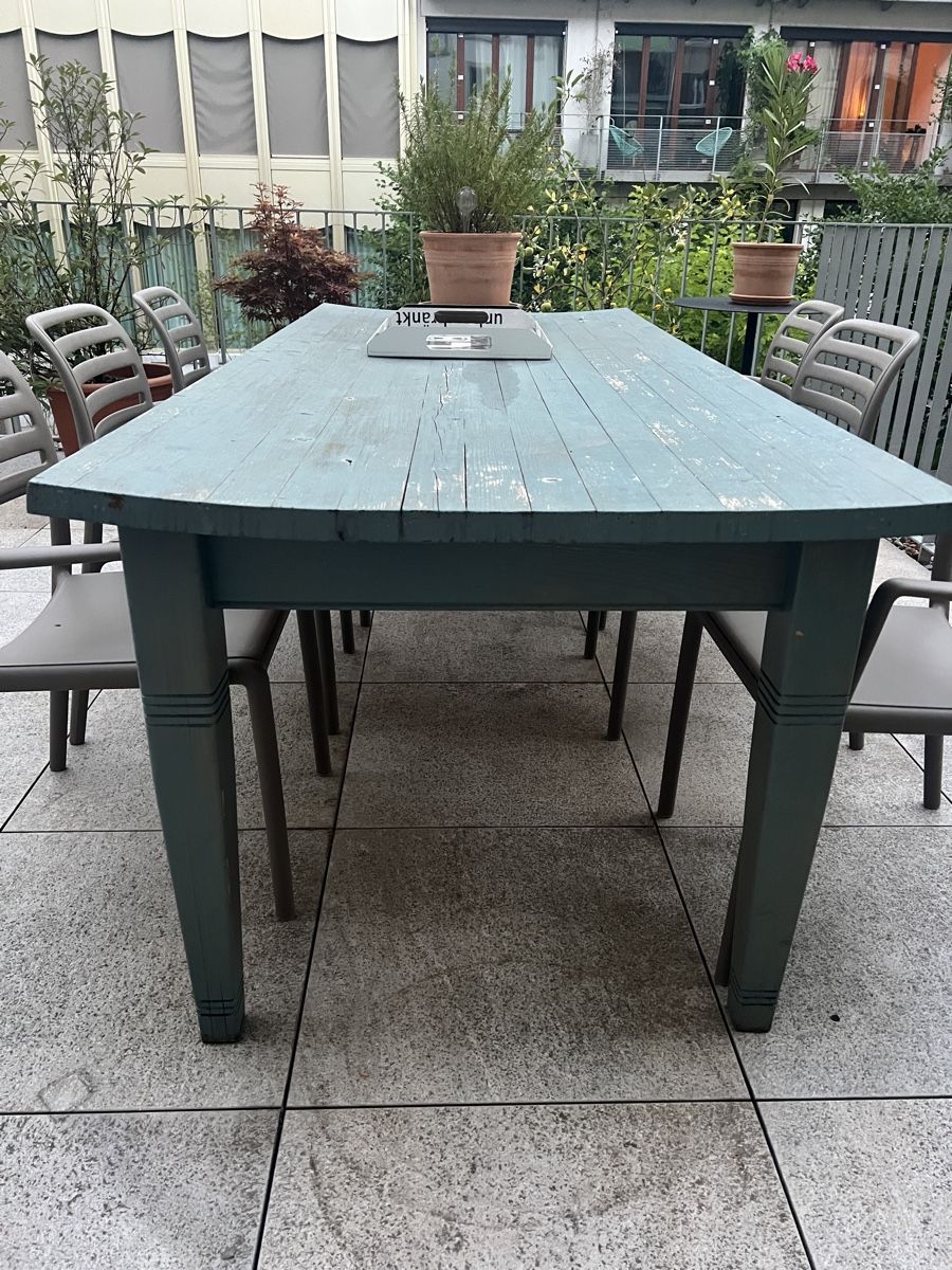 Tables: Gartentisch Holztisch stark gebraucht - zu verschenken – D'occasion à Zürich par Leoleiin 5