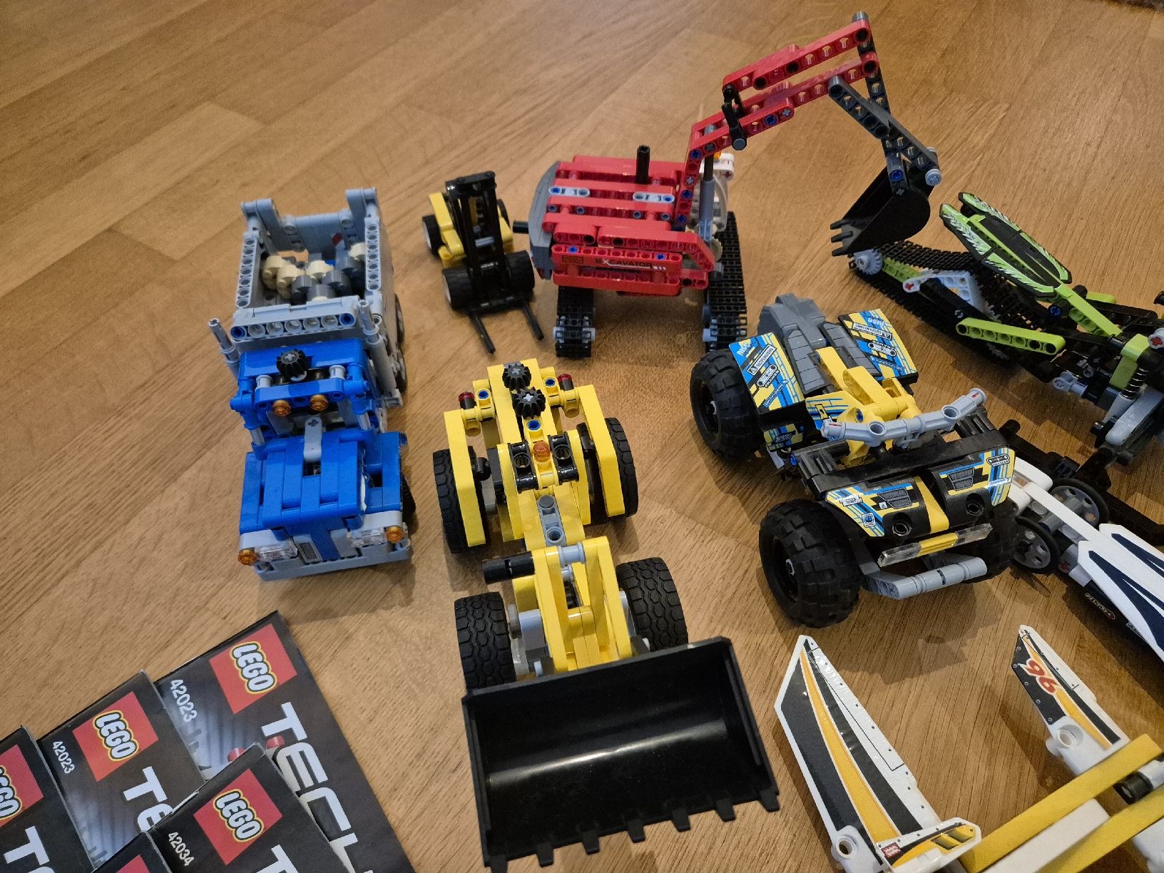 Lego Baukästen: Diverse Lego Technic Sets mit Anleitungen – Gebraucht aus Muttenz von Rbuser 3