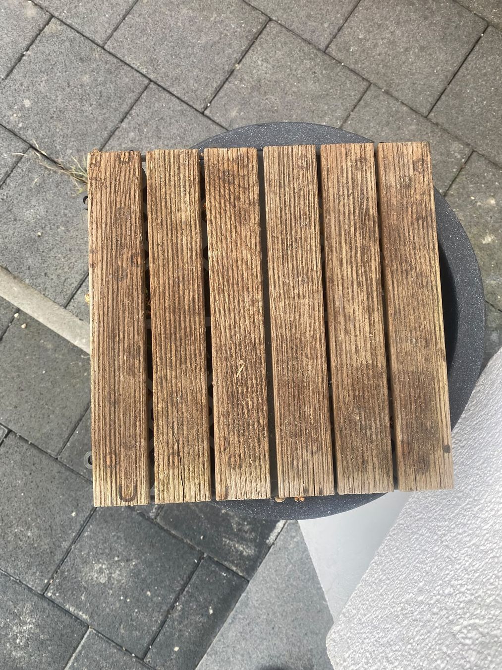 Rivestimenti per pavimenti: Holzterrassen-Fliesen – Usato da Steinach venduto da Xamax18