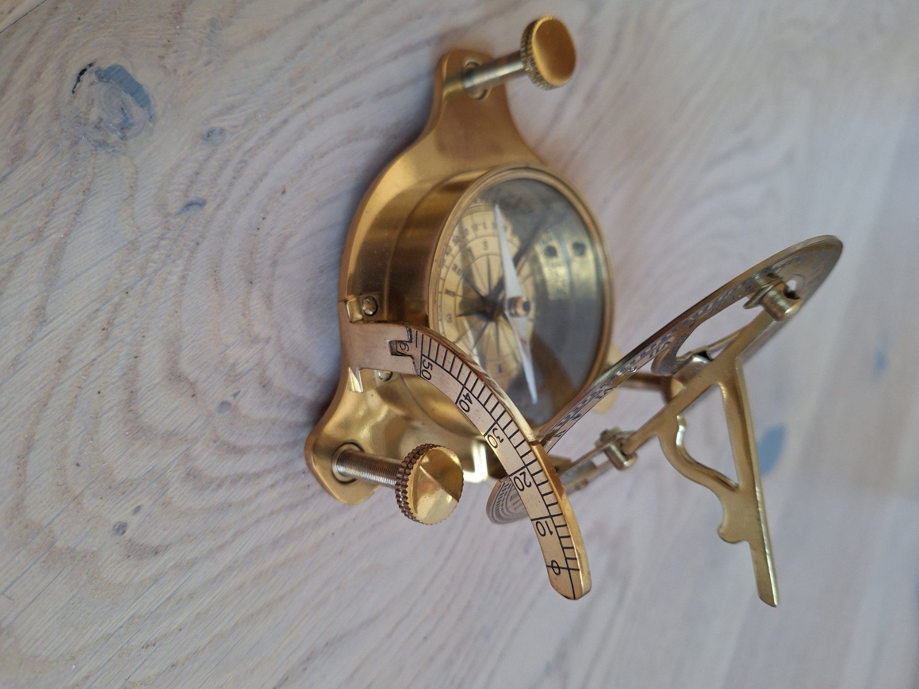 Orologi: Sonnenuhr mit Kompass in Holzkästchen – Usato da Pfaffhausen venduto da hei_2pvq 5