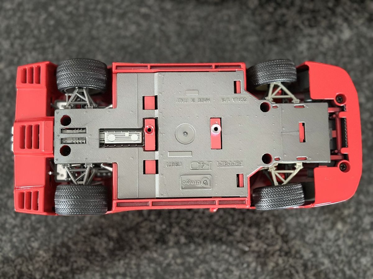 Ferrari Modellini d'auto: Ferrari F40 1/18 – Usato da Schlieren venduto da Kamacho 6