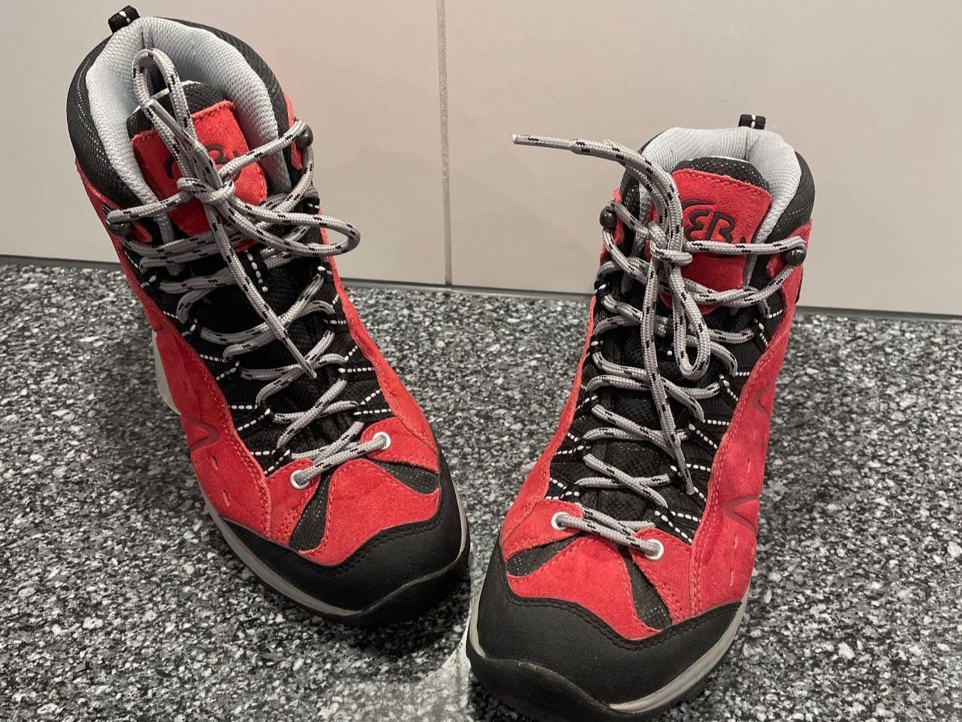 Scarpe da donna: Outdoor-Schuhe Damen – Usato da Rudolfstetten venduto da Amp6