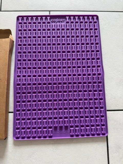 Backformen: Silikon Backmatte für Hunde oder Katzenleckerlis / Collory – Gebraucht aus Eschenbach SG von Sums 1