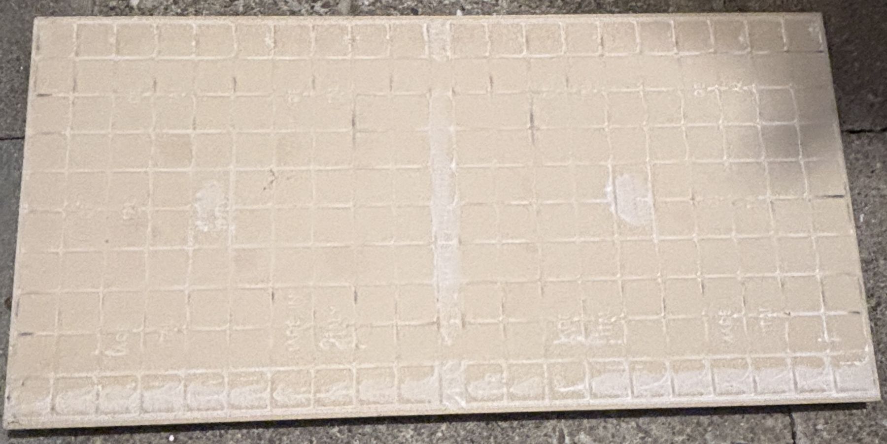 Rivestimenti per pavimenti: Diverse Keramikfliesen – Usato da Buchs AG venduto da SellAndBuyX 5