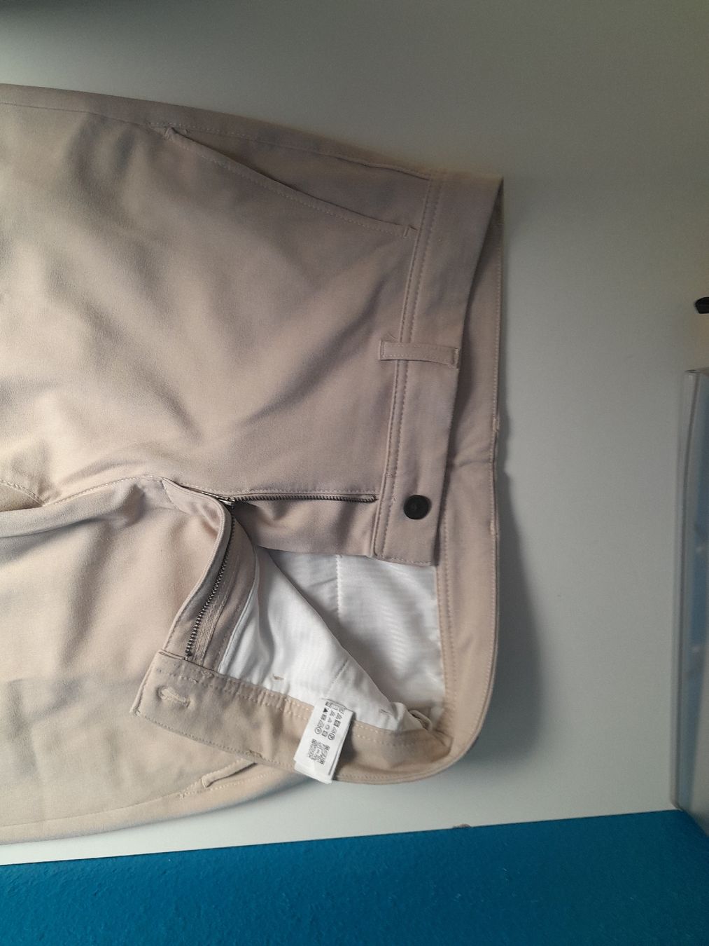 Zara Pantaloni: pantalon zara taille 38 beige/crème – Usato da Genève venduto da ang_fd8z 2