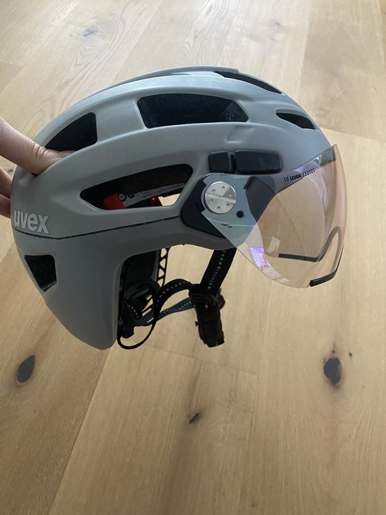 uvex finale visor v - veilige stadshelm voor dames en heren - met fotochromatisch vizier - inclusief LED-verlichting - moss green-cloud matt - 52-57 cm