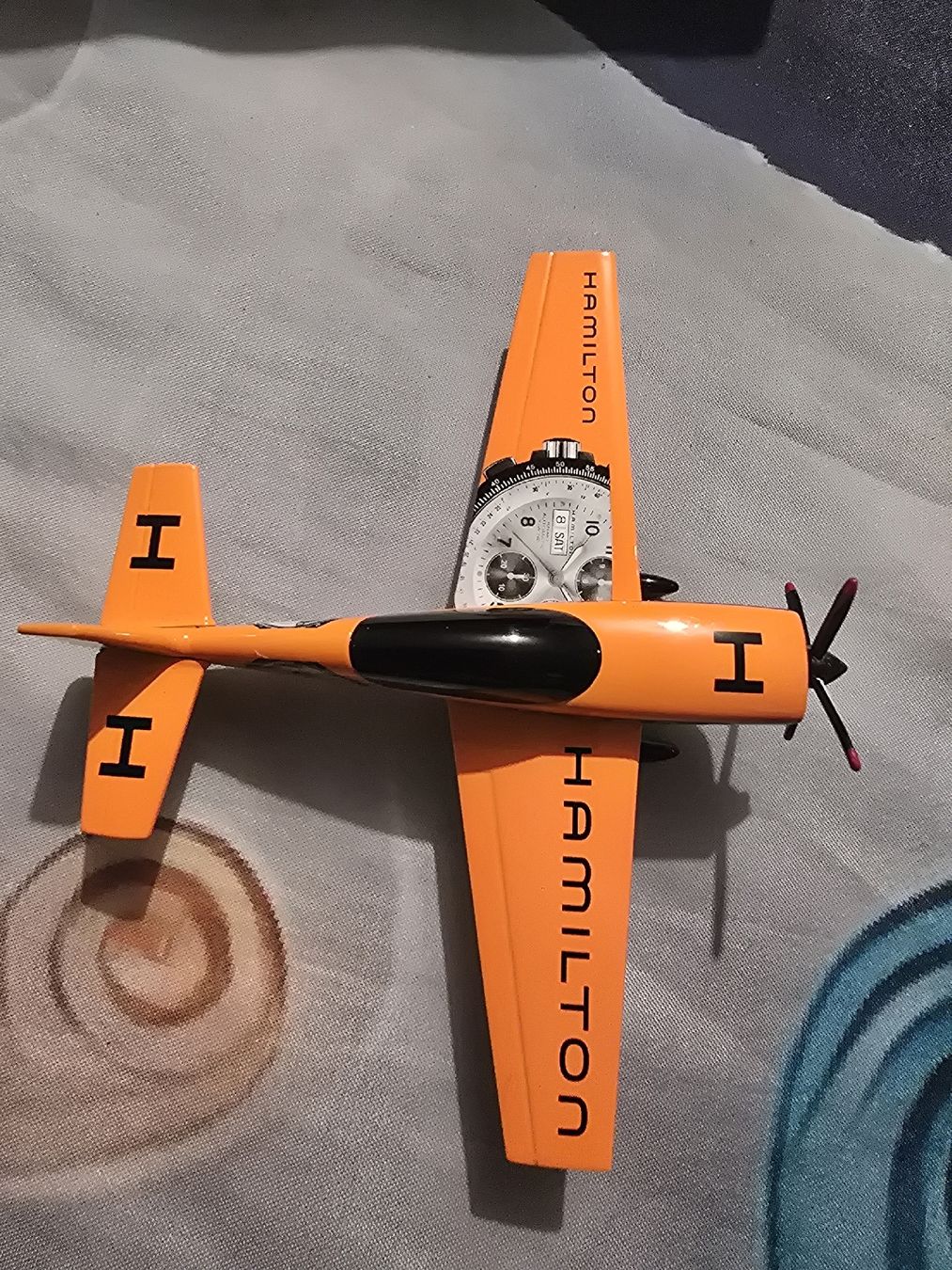 Modellbausätze & Standmodelle: Modèle d'avion orange Hamilton  – Neu (gemäss Beschreibung) aus Satigny von sol_p62c 1