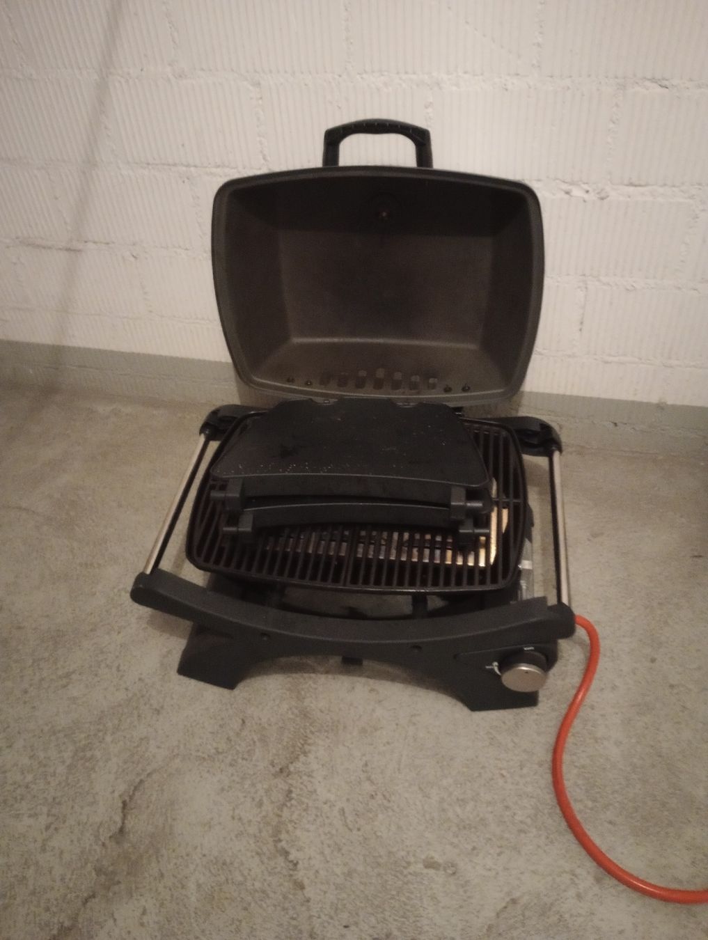 Griglie: Gas Grill mit Gas Ballon – Usato da Wetzikon ZH venduto da 83v_s7cm 2