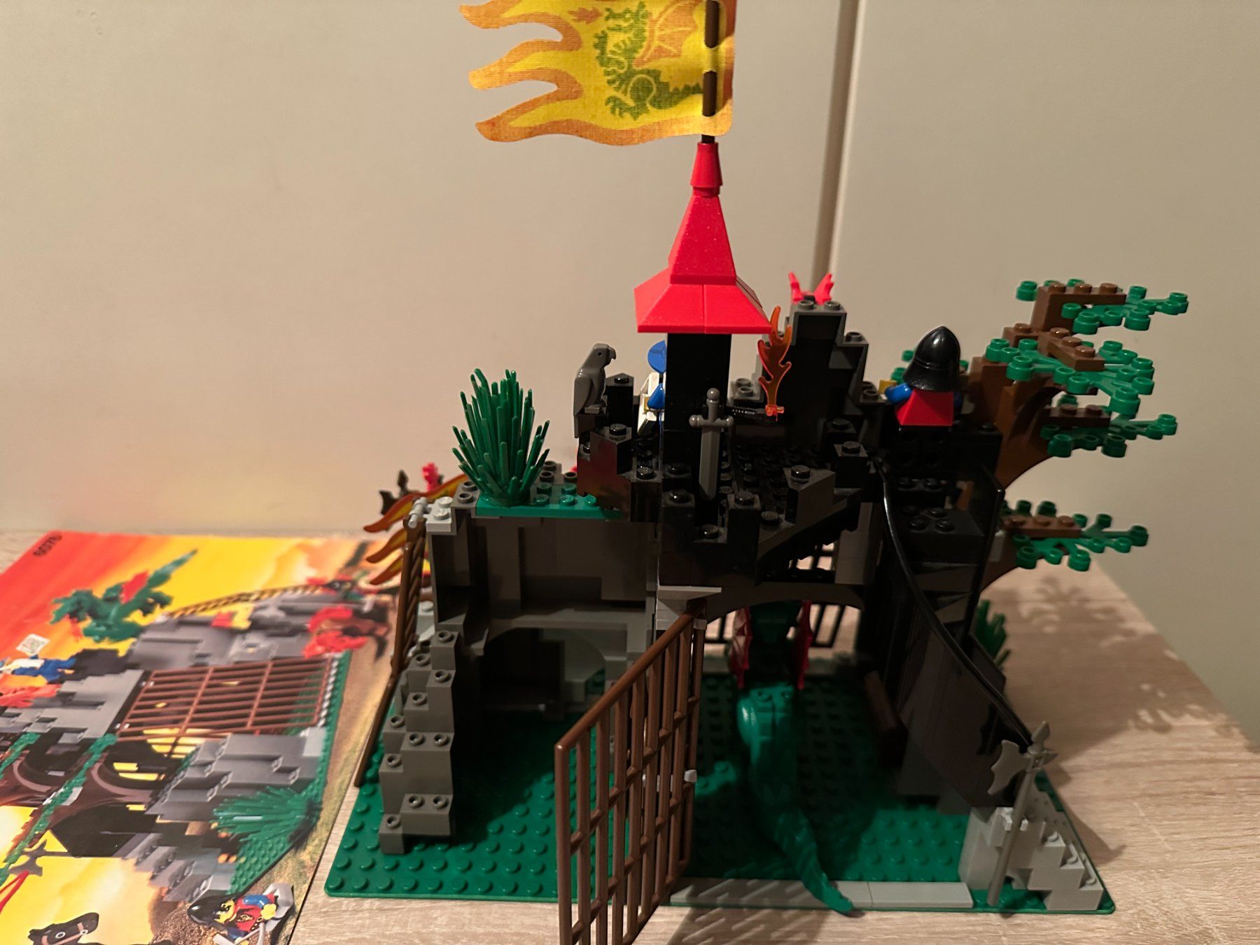 Lego Kit di costruzioni: LEGO Ritter 6076 Dark Dragon's Den – Usato da Basel venduto da Don-Angel 2