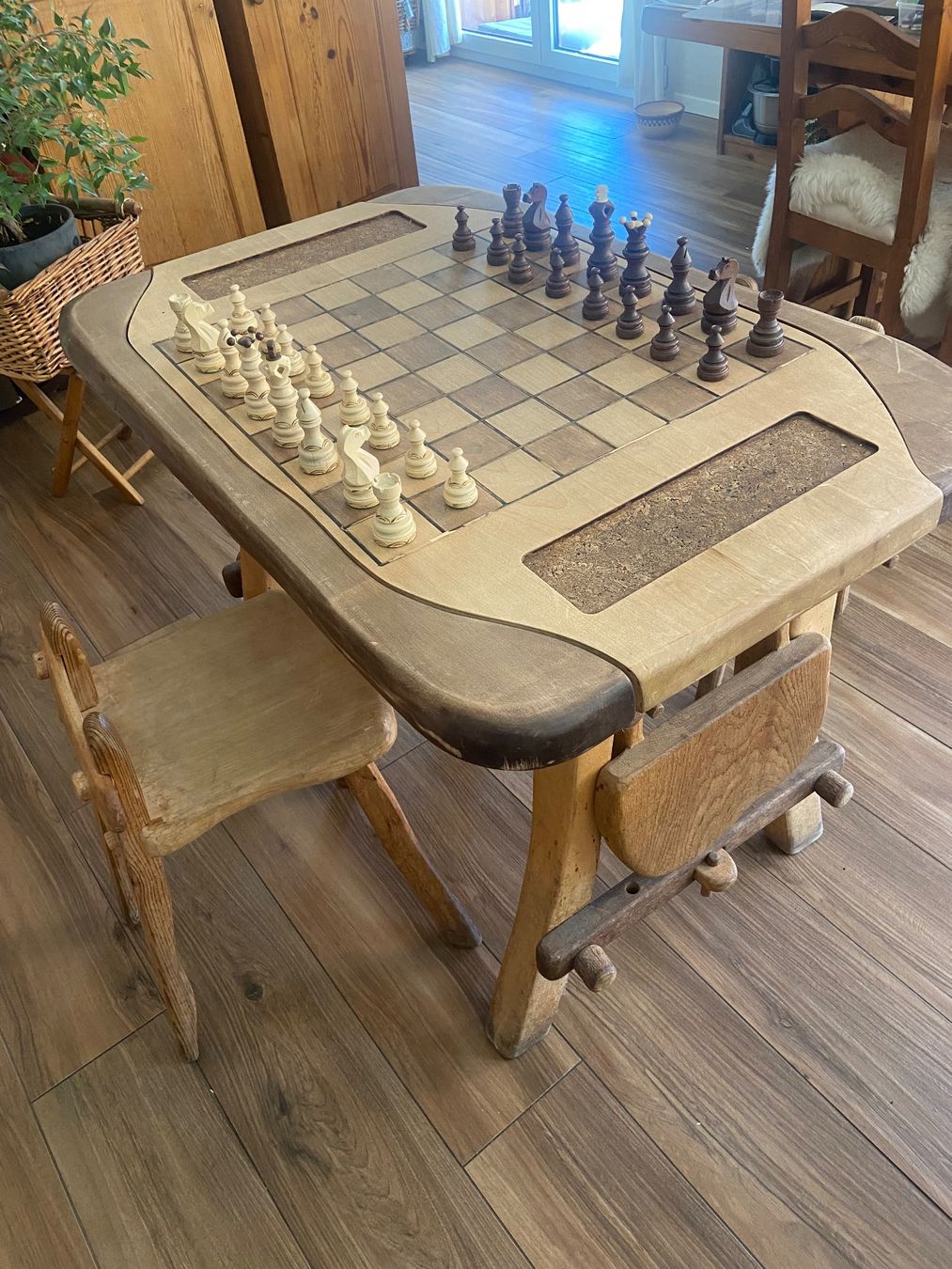 Tischset: Table unique d'échecs + 2 tabourets / hêtre/chêne – Gebraucht aus Gryon von kik_9pqm