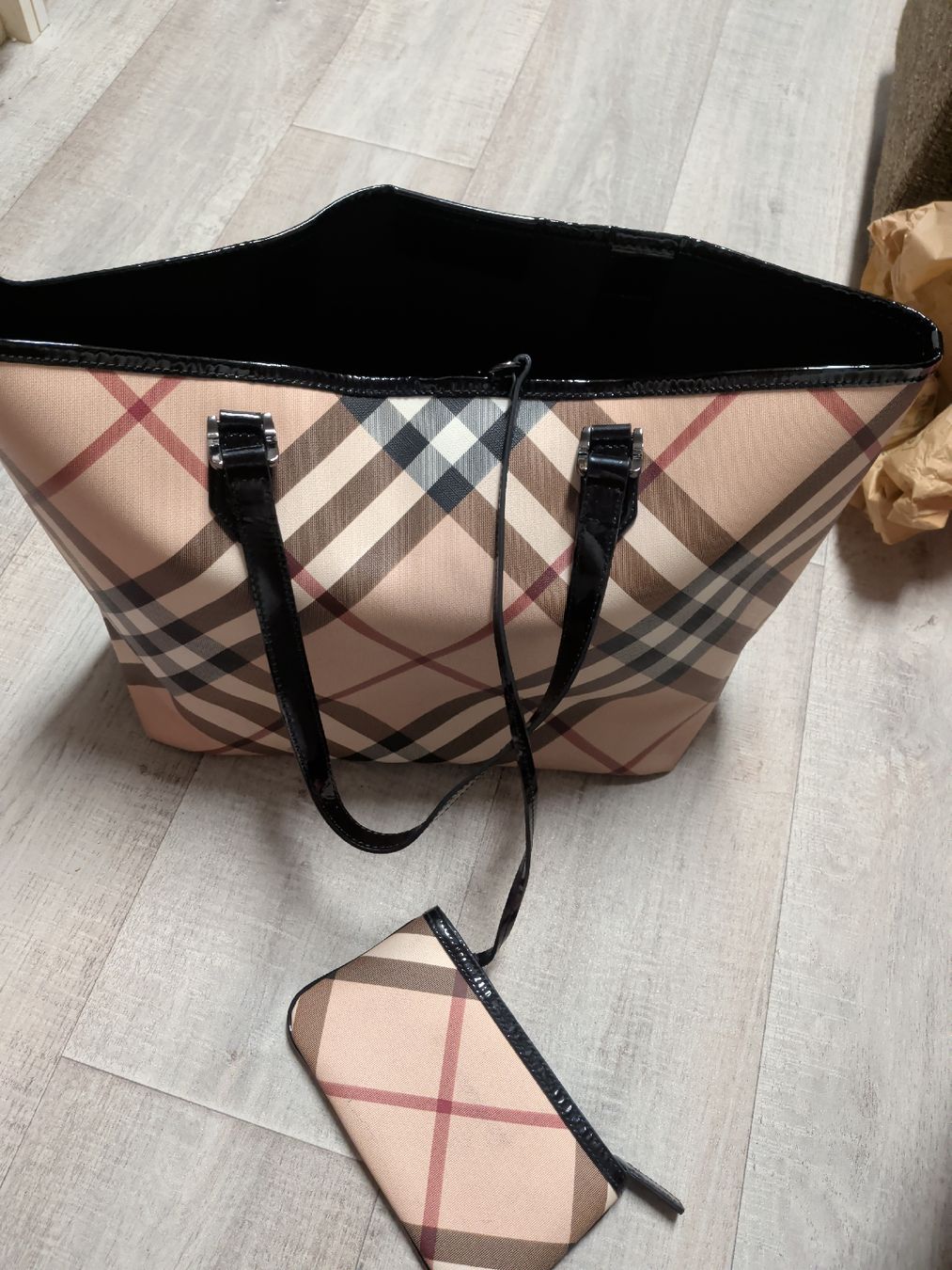 Burberry Taschen für Damen: Burberry Shopper mit pochette – Gebraucht aus Solothurn von Fleur73 3