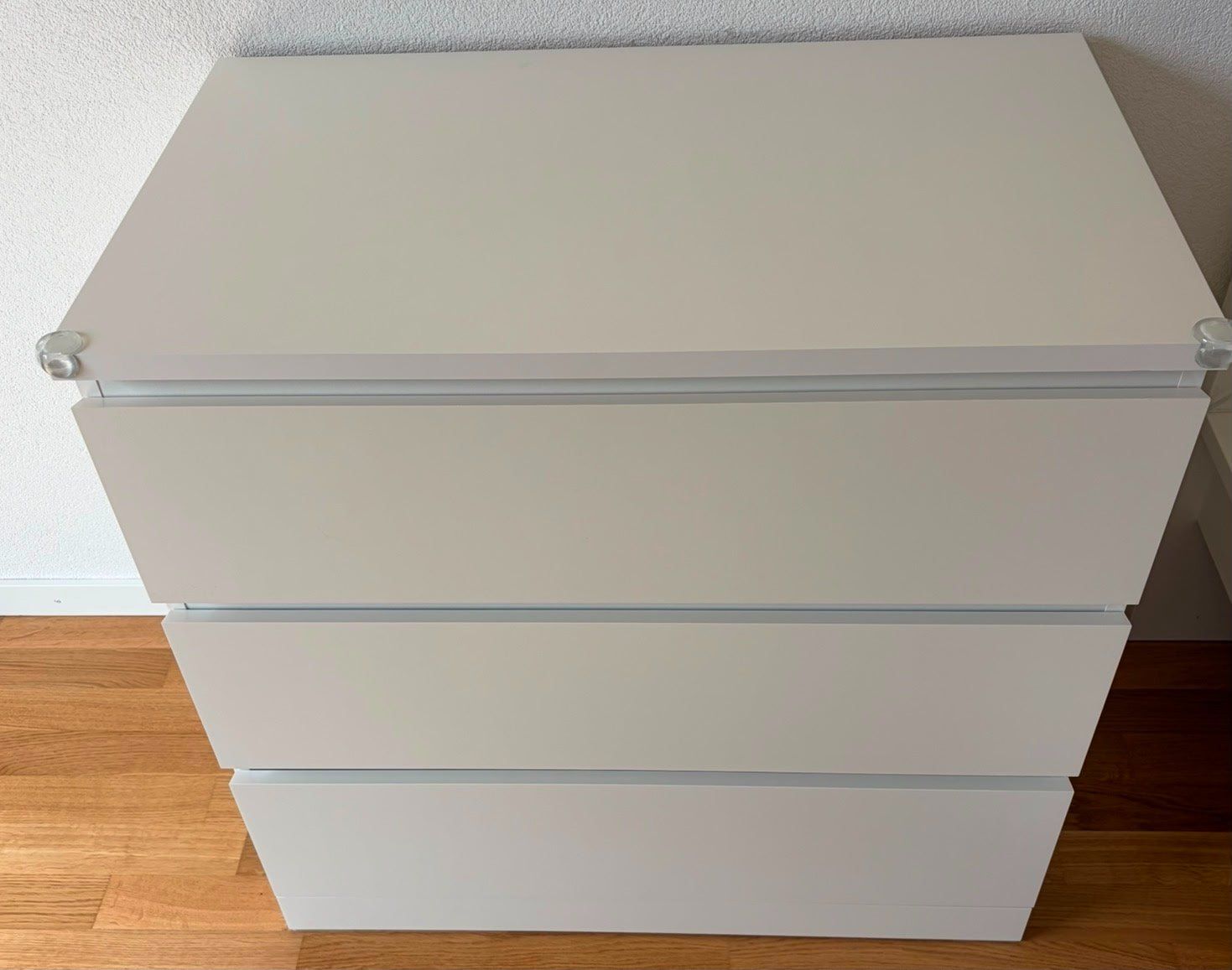 Ikea Nachttische: Table de chevet – Gebraucht aus Cheseaux-Lausanne von lna_w8xk 1