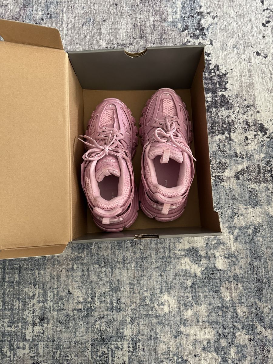Balenciaga Damenschuhe: Balenciaga – Neu (gemäss Beschreibung) aus Küssnacht am Rigi von pet_h97d