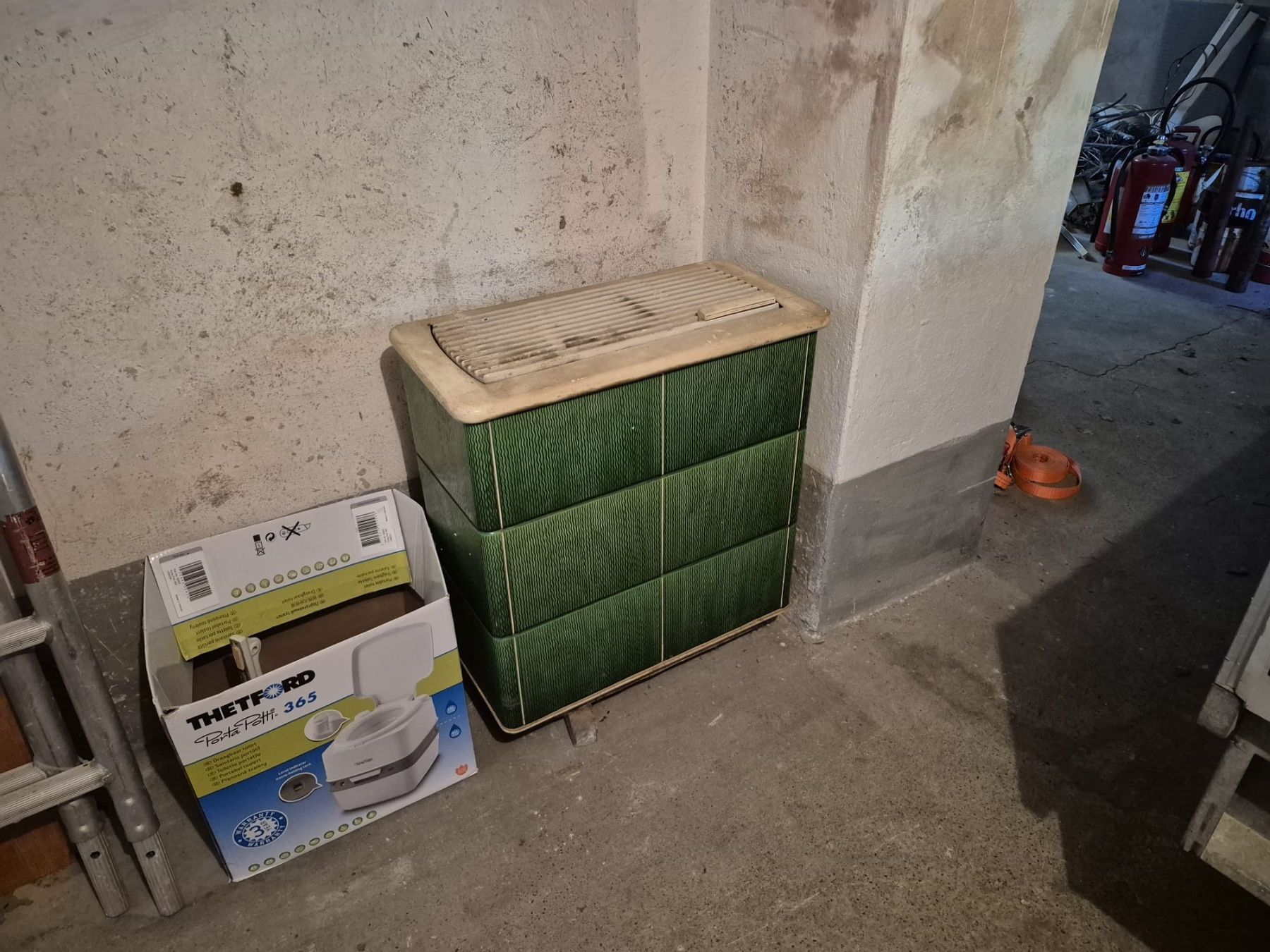 Autres meubles anciens: Antiker mobiler Kachelofen – D'occasion à Windlach par HimmelBlau98 1