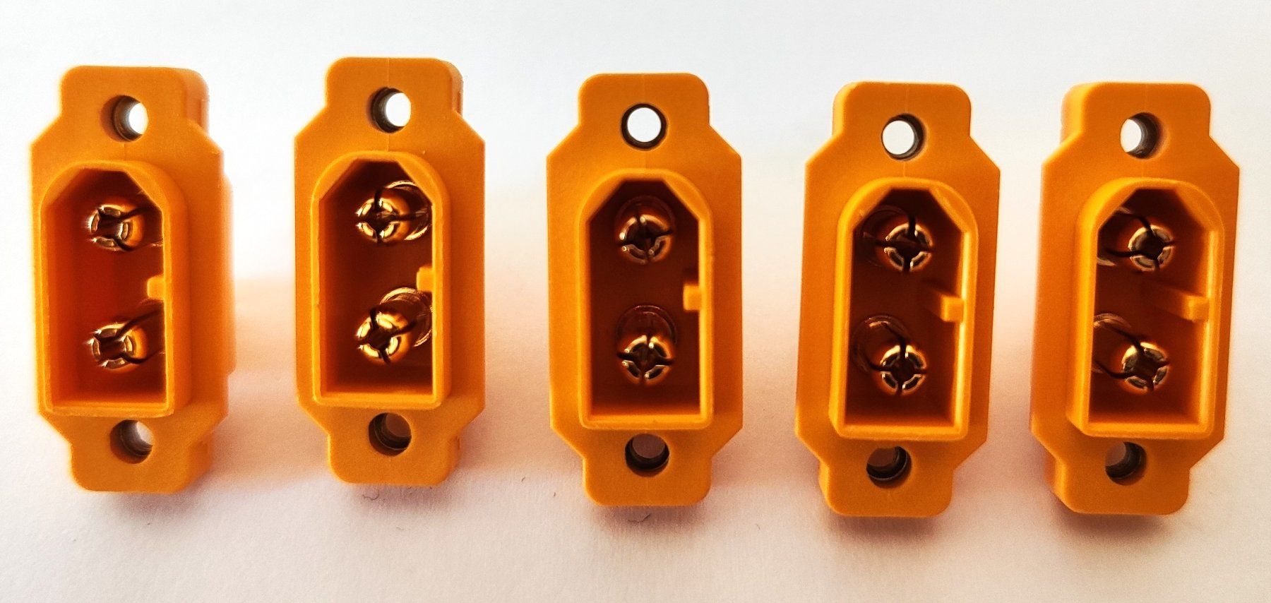 Modellismo RC: XT60 Einbau Stecker 5 Stück im Sparset – Nuovo (secondo la descrizione) da Uzwil venduto da Bruchpilot64 2