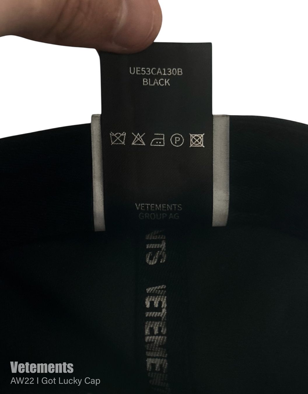 Copricapi, berretti & cappellini: Vetememts AW22 I Got Lucky Cap – Usato da Thierachern venduto da n.webl 7