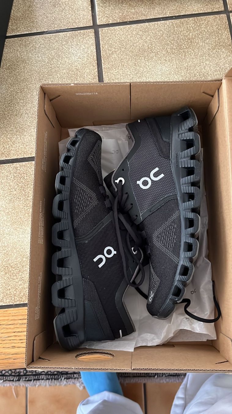 On Damenschuhe: Scarpe da cors Taglia 42 ... – Neu und originalverpackt aus Davesco soragno von Gaby230