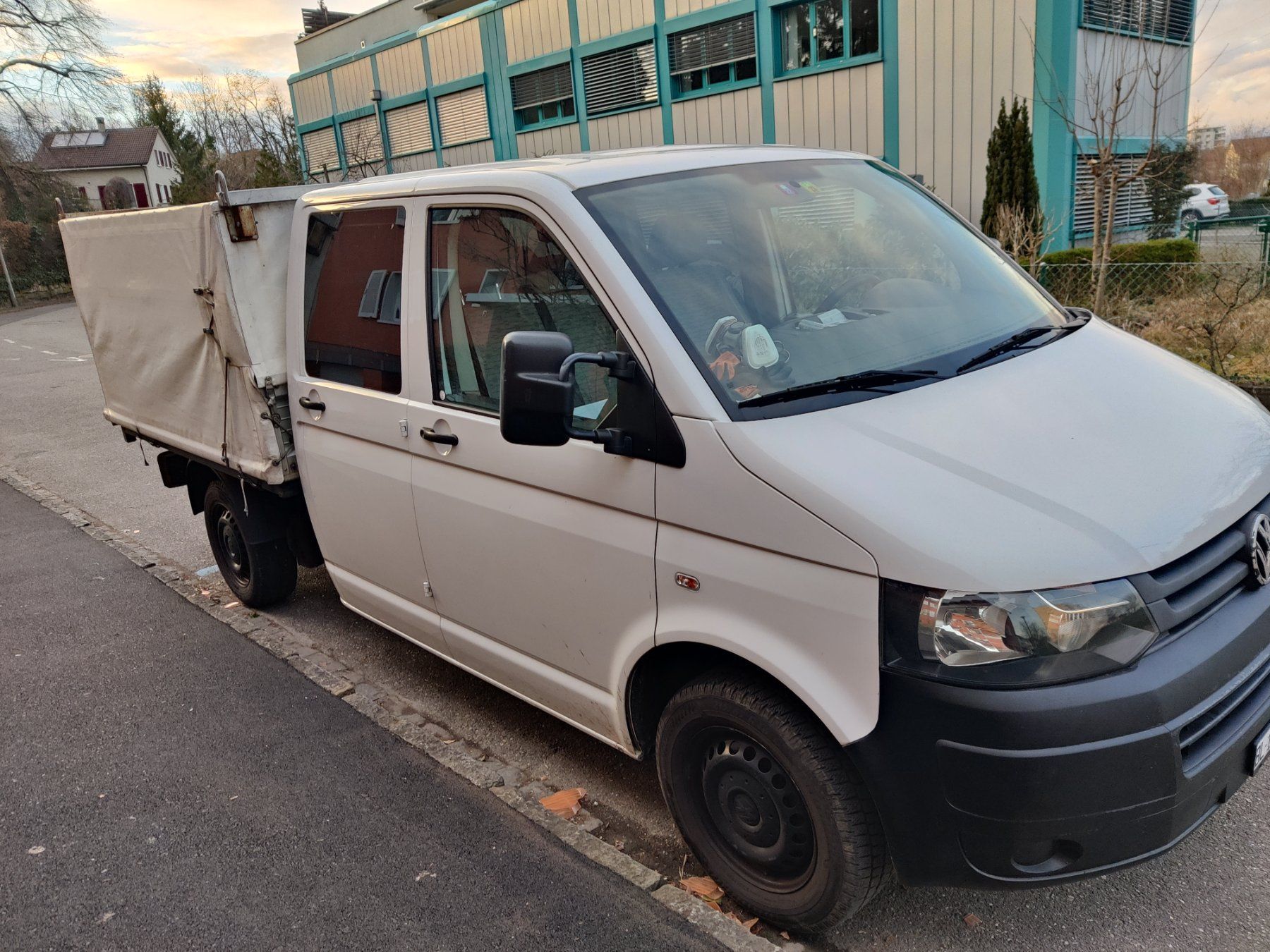 VW Veicoli commerciali: VW T5 Automat mit Klima – Usato da Basel venduto da lau5
