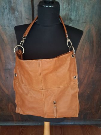 Lederhandtasche . camel . schlicht & schön . viel Platz .