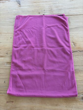 Schnelltrocknendes Kühltuch, ideal für Sport im Sommer