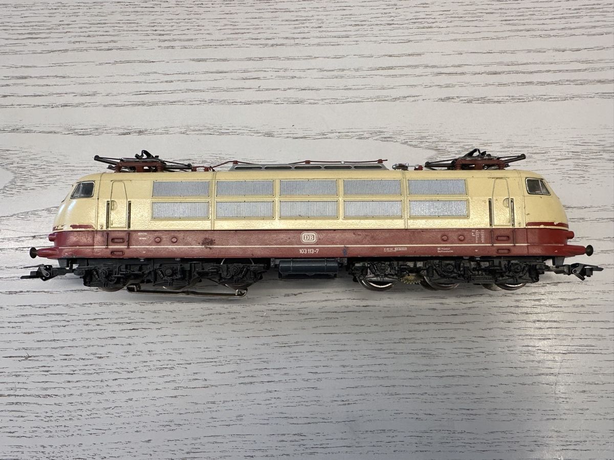 Märklin Modellini di ferrovie: Märklin 3357 DB BR 103 – Usato da Lupsingen venduto da New-Haven 2