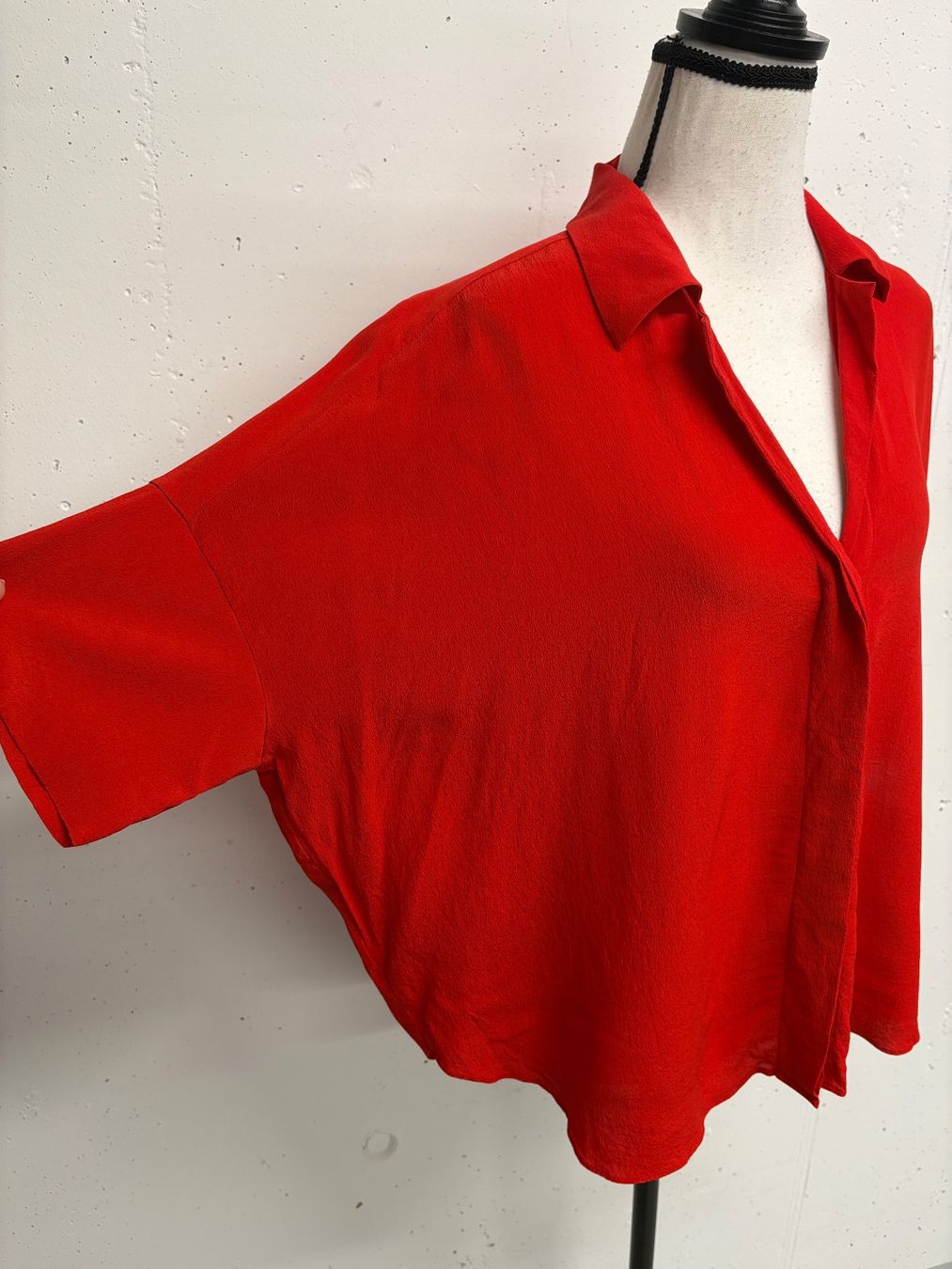 Etro Camicette: Etro oversize Seidenbluse rot Gr. 34-40 Kurzarm – Usato da Regensdorf venduto da secondchancefashion 3