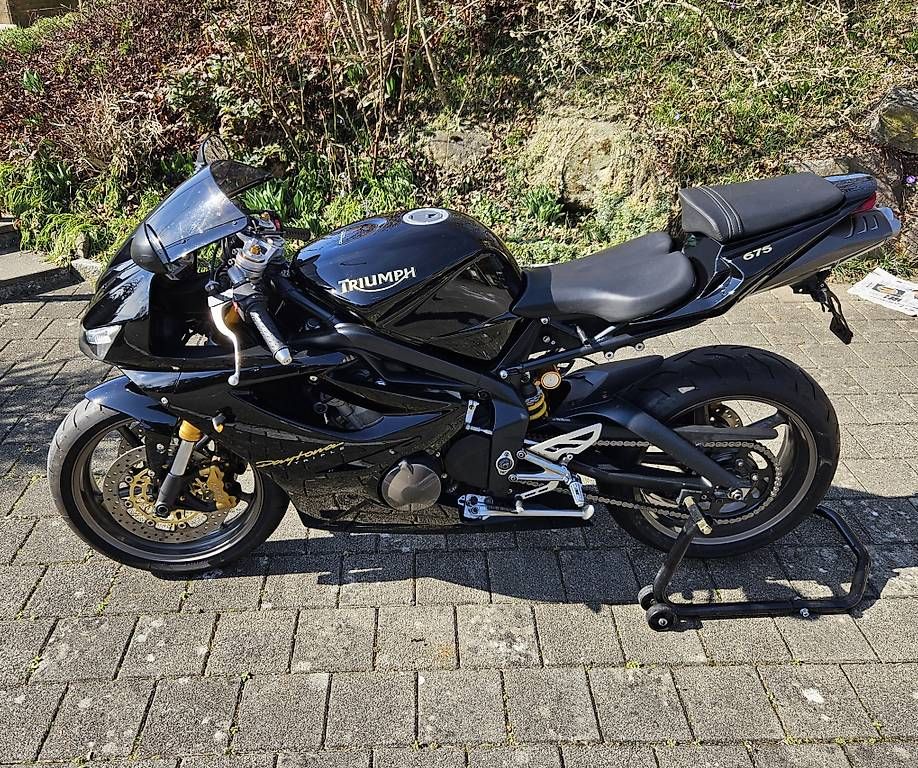 Triumph Strada: Triumph Daytona 675 – Usato da Ossingen venduto da carandbiketuning 3